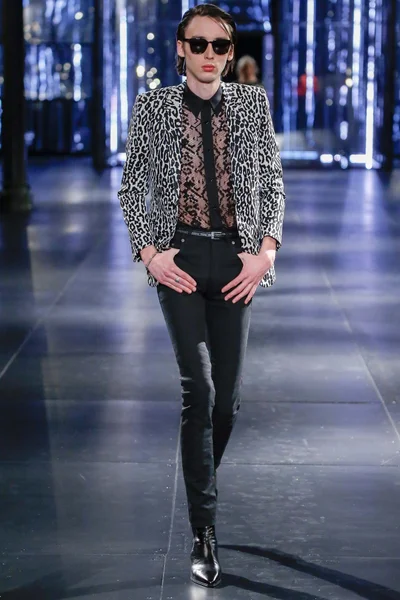 Look 49